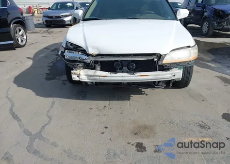 2001 Honda Accord 2.3 Ex z USA, uszkodzony, nr VIN JHMCG66831C001358